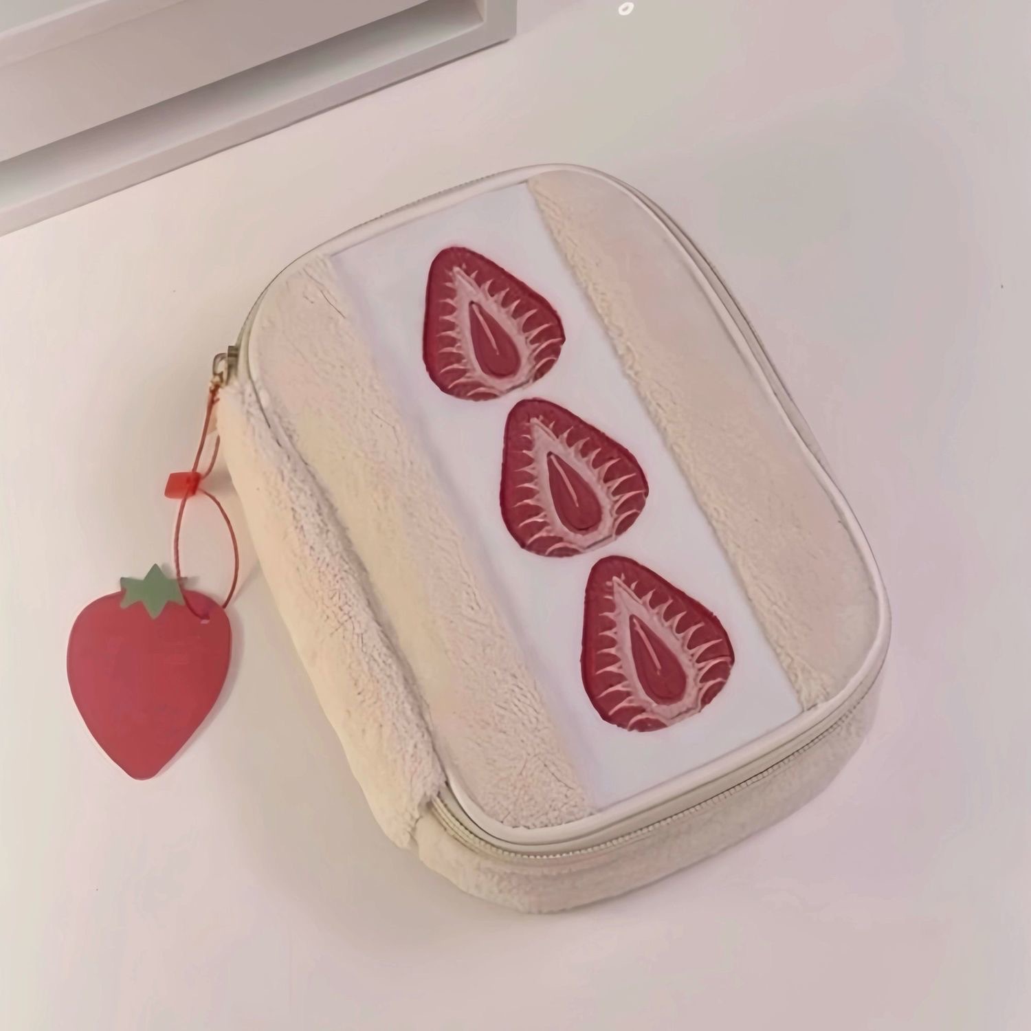 Korean-style Strawberry Pencil - đánh giá và giá Stationery Warehouse